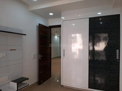 Bedroom Image of 1250 Sq.ft 3 BHK Builder Floor for sale in Shalimar Bagh New Delhi for Rs. 18500000