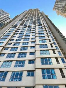 Image of 1694 Sq.ft 3 BHK Apartment / Flat for sale in Sheth Auris Serenity Tower 3, Malad West, Mumbai for Rs. 61500000