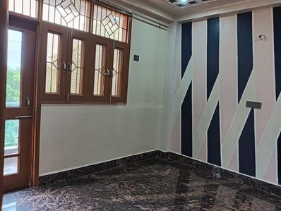 Bedroom Image of 909 Sq.ft 3 BHK Builder Floor for rent in Aya Nagar New Delhi for Rs. 16000