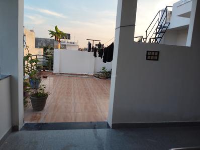 Balcony Image of 1200 Sq.ft 2 BHK Independent House for rent in Haibat Mau Mawaiya Lucknow for Rs. 9000