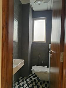 Common Bathroom Image of 1850 Sq.ft 4 BHK Builder Floor for sale in Indirapuram Ghaziabad for Rs. 24000000