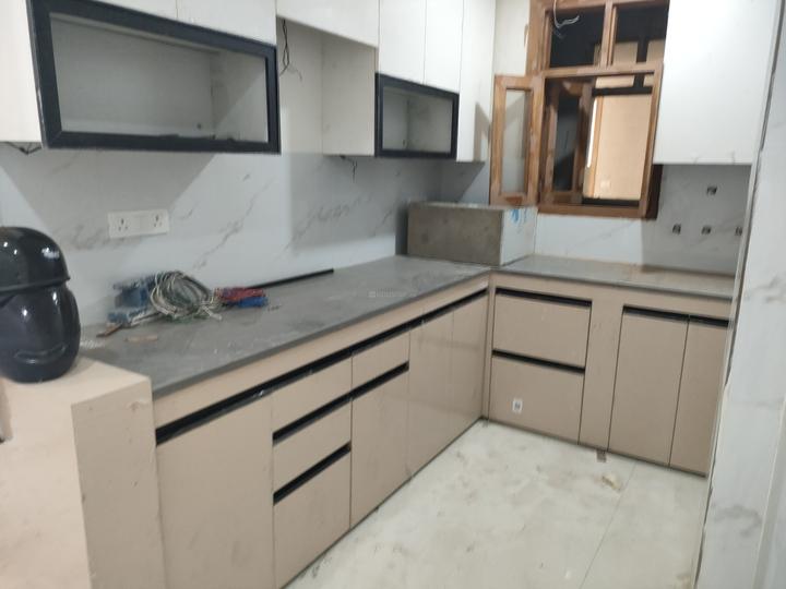 PRIME FLOOR Main Image 1