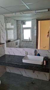 Bathroom Image of 2150 Sq.ft 3 BHK Apartment / Flat for rent in Experion Capital, Gomti Nagar Lucknow for Rs. 80000