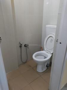 Bathroom Image of 640 Sq.ft 1 BHK Apartment / Flat for rent in Adani Pratham Phase 2, Vaishno Devi Circle Ahmedabad for Rs. 16000