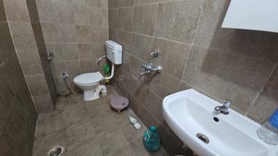 Bathroom Image of 1150 Sq.ft 2 BHK Apartment / Flat for rent in Bhicholi Mardana Indore for Rs. 24000