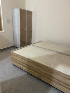 Bedroom Image of 380 Sq.ft 1 RK Apartment / Flat for rent in Sector 44 Noida for Rs. 15500