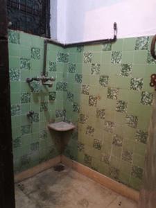 Common Bathroom Image of 1400 Sq.ft 4 BHK Apartment / Flat for sale in DDA Flats, Vikaspuri New Delhi for Rs. 9000000