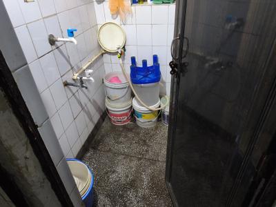 Bathroom Image of 500 Sq.ft 1 BHK Apartment / Flat for sale in RWA Glorious Apartment, Bakkarwala New Delhi for Rs. 3200000
