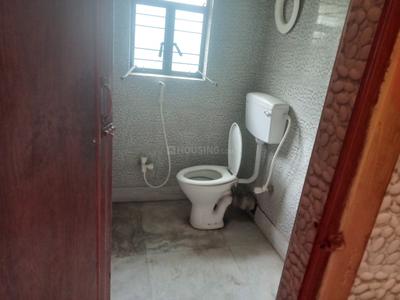 Bathroom Image of 700 Sq.ft 2 BHK Builder Floor for rent in Paschim Putiary Kolkata for Rs. 8500