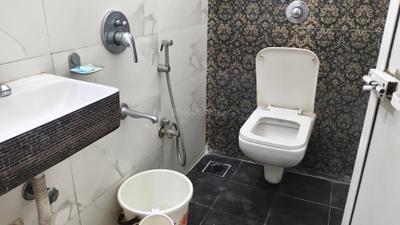 Bathroom Image of 470 Sq.ft 1 BHK Apartment / Flat for rent in Borivali West Mumbai for Rs. 38000