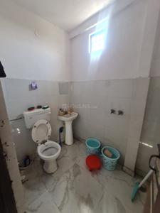 Bathroom Image of 380 Sq.ft 1 BHK Builder Floor for rent in Azadpur New Delhi for Rs. 16000