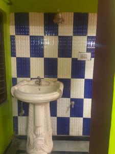 Bathroom Image of 700 Sq.ft 2 BHK Builder Floor for rent in Mehdipatnam Hyderabad for Rs. 15000