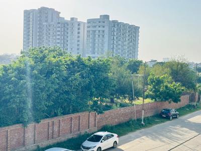 Image of 1250 Sq.ft 4 BHK Builder Floor for sale in Sare Spring View Heights, Lal Kuan, Ghaziabad for Rs. 8000000