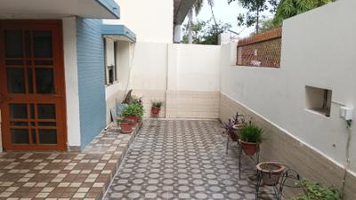 Image of 1500 Sq.ft 2 BHK Builder Floor for rent in Ashiyana, Lucknow for Rs. 15000