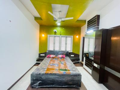 Hall Image of 1322 Sq.ft 2 BHK Apartment / Flat for rent in Shyamal Ahmedabad for Rs. 25000