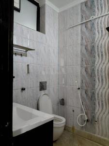 Bathroom Image of 1400 Sq.ft 2 BHK Builder Floor for rent in Sector 48 Noida for Rs. 30000
