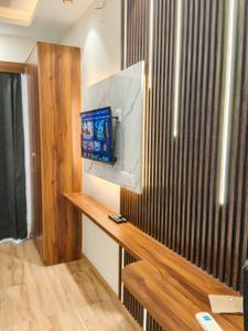 Hall Image of 650 Sq.ft 1 RK Apartment / Flat for rent in Godrej The Suites, Jaypee Greens Greater Noida for Rs. 29000