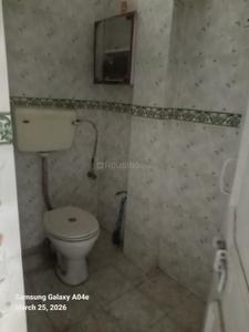 Bathroom Image of 600 Sq.ft 1 BHK Builder Floor for rent in Janakpuri New Delhi for Rs. 15000