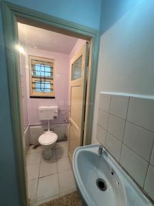 Bathroom Image of 650 Sq.ft 1 BHK Apartment / Flat for rent in Karve Nagar Pune for Rs. 18500