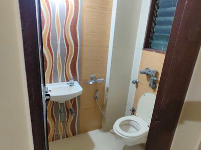 Image of 800 Sq.ft 2 BHK Apartment / Flat for rent in Dahisar West, Mumbai for Rs. 40000