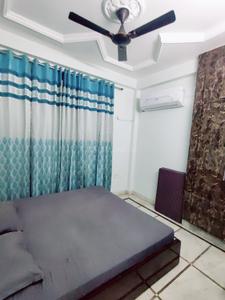 Bedroom Image of 800 Sq.ft 2 BHK Builder Floor for rent in Sector 7 Rohini New Delhi for Rs. 35000