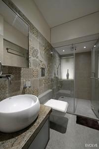 Bathroom Image of 1900 Sq.ft 4 BHK Apartment / Flat for sale in Vile Parle West Mumbai for Rs. 75000000