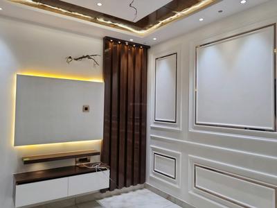 Living Room Image of 900 Sq.ft 3 BHK Apartment / Flat for sale in Janakpuri New Delhi for Rs. 14000000