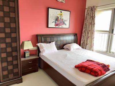 Bedroom Image of 1350 Sq.ft 2.5 BHK Apartment / Flat for rent in Adani The Meadows, Shantigram Ahmedabad for Rs. 42000