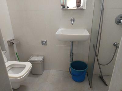 Bathroom Image of 700 Sq.ft 1 BHK Apartment / Flat for rent in God Gifts Building, Lower Parel Mumbai for Rs. 65000