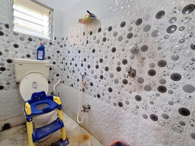 Bathroom Image of 860 Sq.ft 2 BHK Apartment / Flat for sale in Keshtopur Kolkata for Rs. 3700000