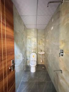 Bathroom Image of 1450 Sq.ft 3 BHK Apartment / Flat for rent in Kalyan Lexus, Jagatpura Jaipur for Rs. 26000