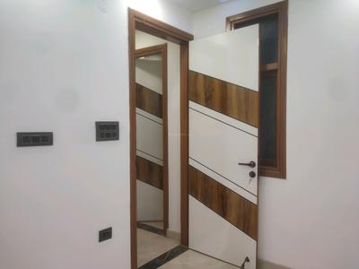Bedroom Image of 1000 Sq.ft 3 BHK Builder Floor for sale in Govindpuri New Delhi for Rs. 6000000