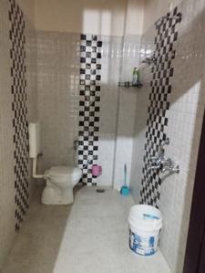 Bathroom Image of 1400 Sq.ft 2 BHK Builder Floor for rent in Vrindavan Yojana Lucknow for Rs. 12000