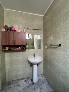 Bathroom Image of 2124 Sq.ft 3 BHK Builder Floor for sale in Sarvodaya Enclave New Delhi for Rs. 54900000