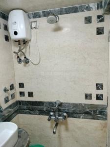 Bathroom Image of 1000 Sq.ft 2 BHK Apartment / Flat for rent in Suleman Chembar Apartment, Colaba Mumbai for Rs. 170000