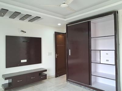 Bedroom Image of 2700 Sq.ft 4 BHK Builder Floor for sale in Paschim Vihar New Delhi for Rs. 40000000