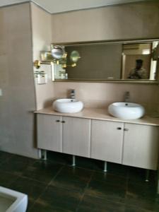 Bathroom Image of 5000 Sq.ft 4 BHK Villa for sale in Marathahalli Bengaluru for Rs. 55000000