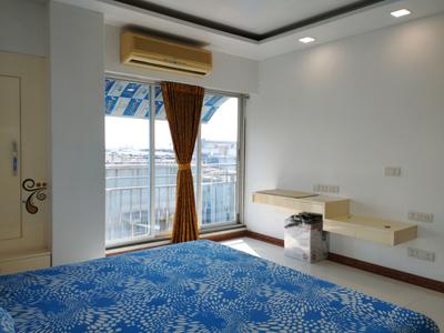 Bedroom Image of 1200 Sq.ft 3 BHK Apartment / Flat for rent in Vile Parle East Mumbai for Rs. 140000