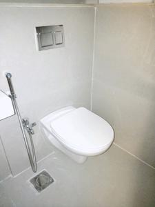 Common Bathroom Image of 480 Sq.ft 1 BHK Apartment / Flat for sale in Keystone Rustomjee Cleon, Bandra East Mumbai for Rs. 26000000