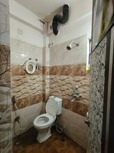 Bathroom Image of 865 Sq.ft 2 BHK Apartment / Flat for rent in Shyamnagar Kolkata for Rs. 24000