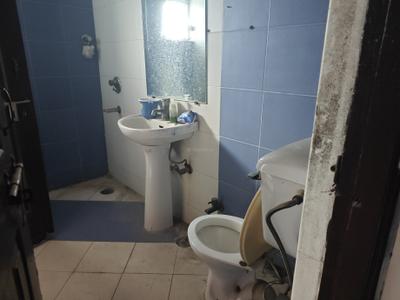 Image of 1050 Sq.ft 2 BHK Apartment / Flat for rent in Supertech Icon, Indirapuram, Ghaziabad for Rs. 27000