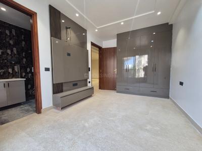 Bedroom Image of 1350 Sq.ft 3 BHK Builder Floor for sale in Raja Garden New Delhi for Rs. 24000000