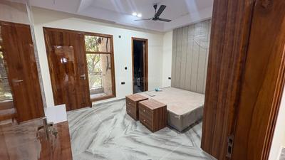 Bedroom Image of 1000 Sq.ft 2 BHK Builder Floor for rent in Patel Nagar New Delhi for Rs. 52000