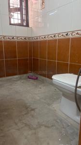 Bathroom Image of 1100 Sq.ft 2 BHK Apartment / Flat for rent in DDA Flats Sarita Vihar, Sarita Vihar New Delhi for Rs. 45000