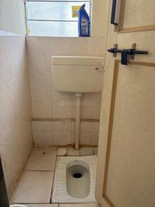 Bathroom Image of 500 Sq.ft 1 BHK Independent House for rent in Karve Nagar Pune for Rs. 16500