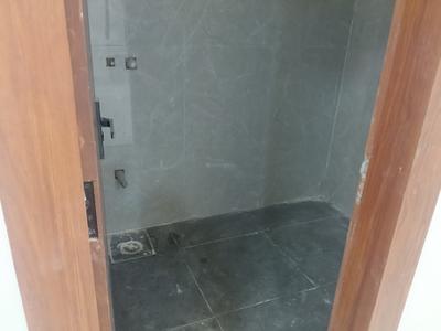 Bathroom Image of 1450 Sq.ft 3 BHK Apartment / Flat for sale in Capital Metro Height, Sector 72 Noida for Rs. 5200000