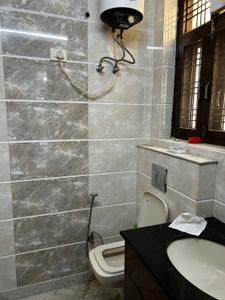 Bathroom Image of 1700 Sq.ft 3 BHK Builder Floor for rent in Sector 46 Gurgaon for Rs. 47500
