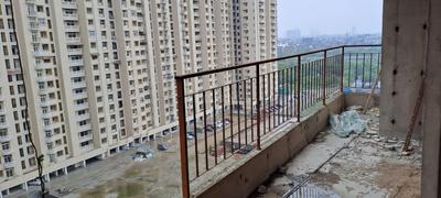 Balcony Image of 2175 Sq.ft 4 BHK Apartment / Flat for sale in Amrapali Crystal Homes Phase 1, Sector 76 Noida for Rs. 26000000
