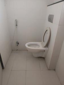 Common Bathroom Image of 900 Sq.ft 2 BHK Apartment / Flat for sale in Magarpatta Trillium, Magarpatta City Pune for Rs. 16000000