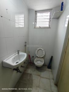 Bathroom Image of 1100 Sq.ft 2 BHK Apartment / Flat for rent in Race Course Vadodara for Rs. 22000